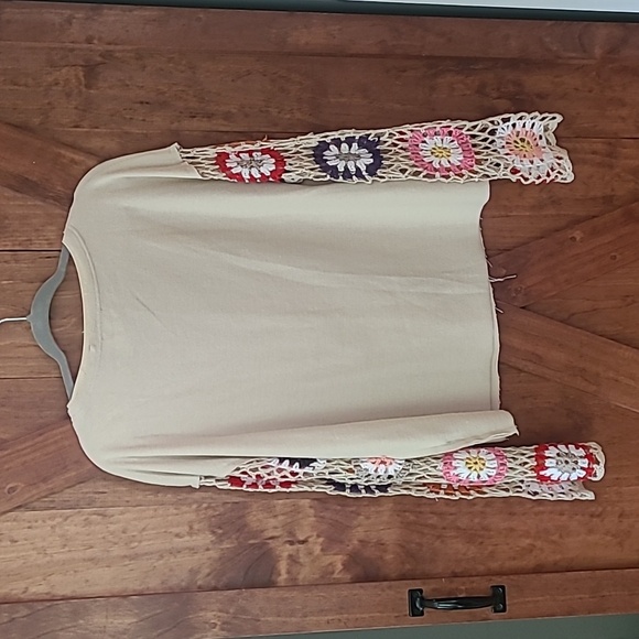 Umgee crochet sleeve boho top - Picture 2 of 6